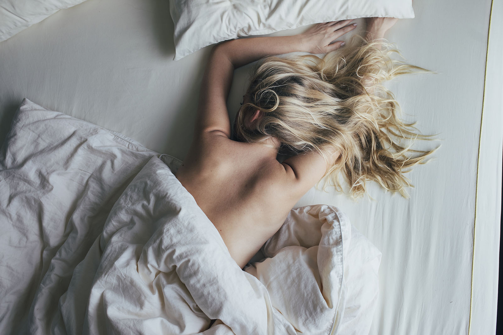sleeping nude benefits