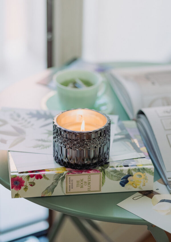 The most comprehensive guide to non-toxic candles for a safe, clean, healthy burn!